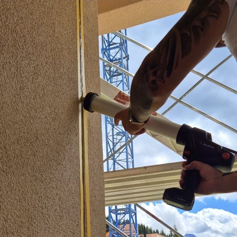 Sigillatura giunti con silicone 4