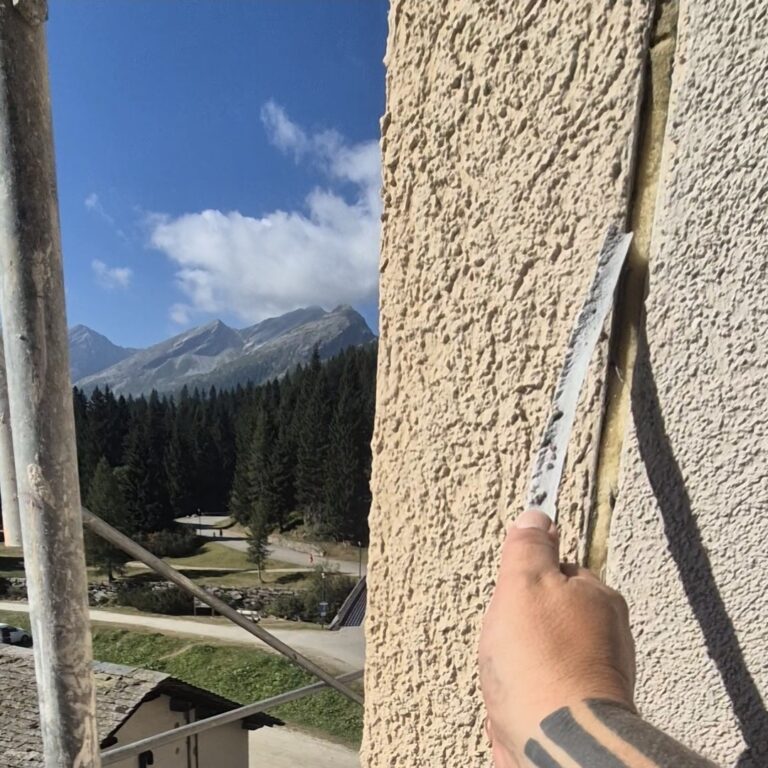 Sigillatura giunti con silicone 3